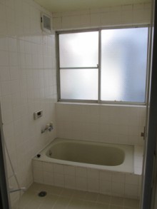 耐震補強も兼ねて浴室をサイズアップ