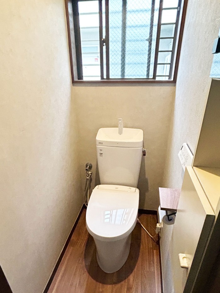 シャープで足元スリムなフォルムは汚れも拭きやすくお手入簡単 世田谷区T様邸 シャープで足元スリムなフォルムは汚れも拭きやすくお手入簡単 世田谷区T様邸