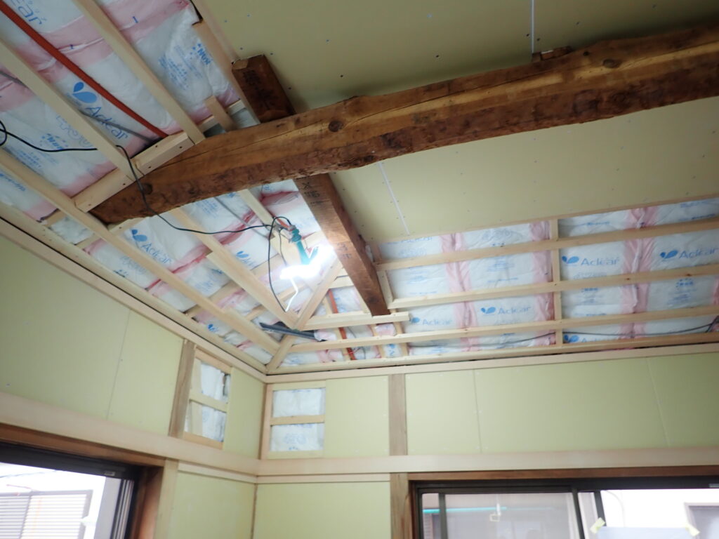 2階天井ボード貼