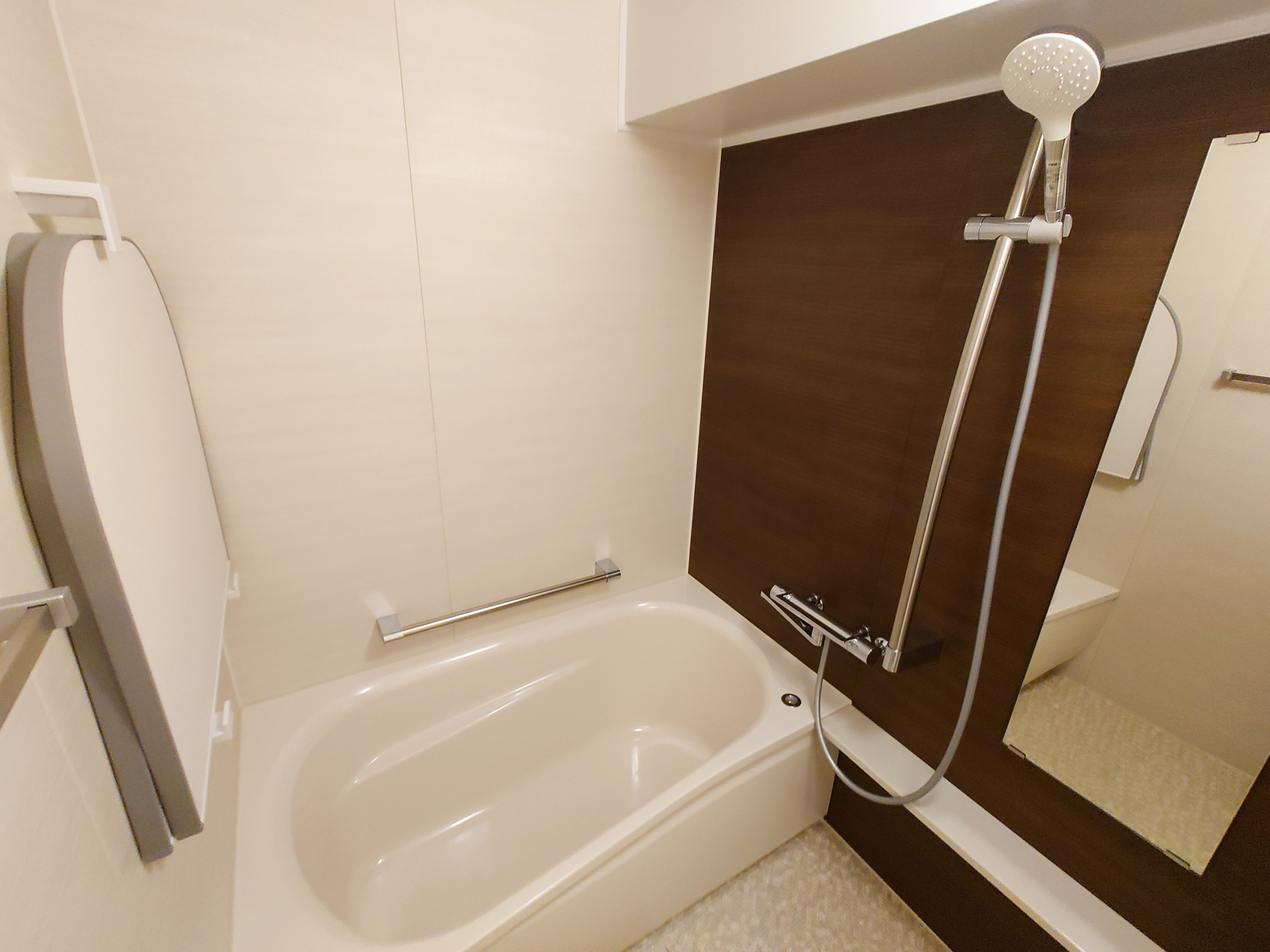 TOTO「WYシリーズ」でゆったりくつろぎ時間を　品川区H様邸