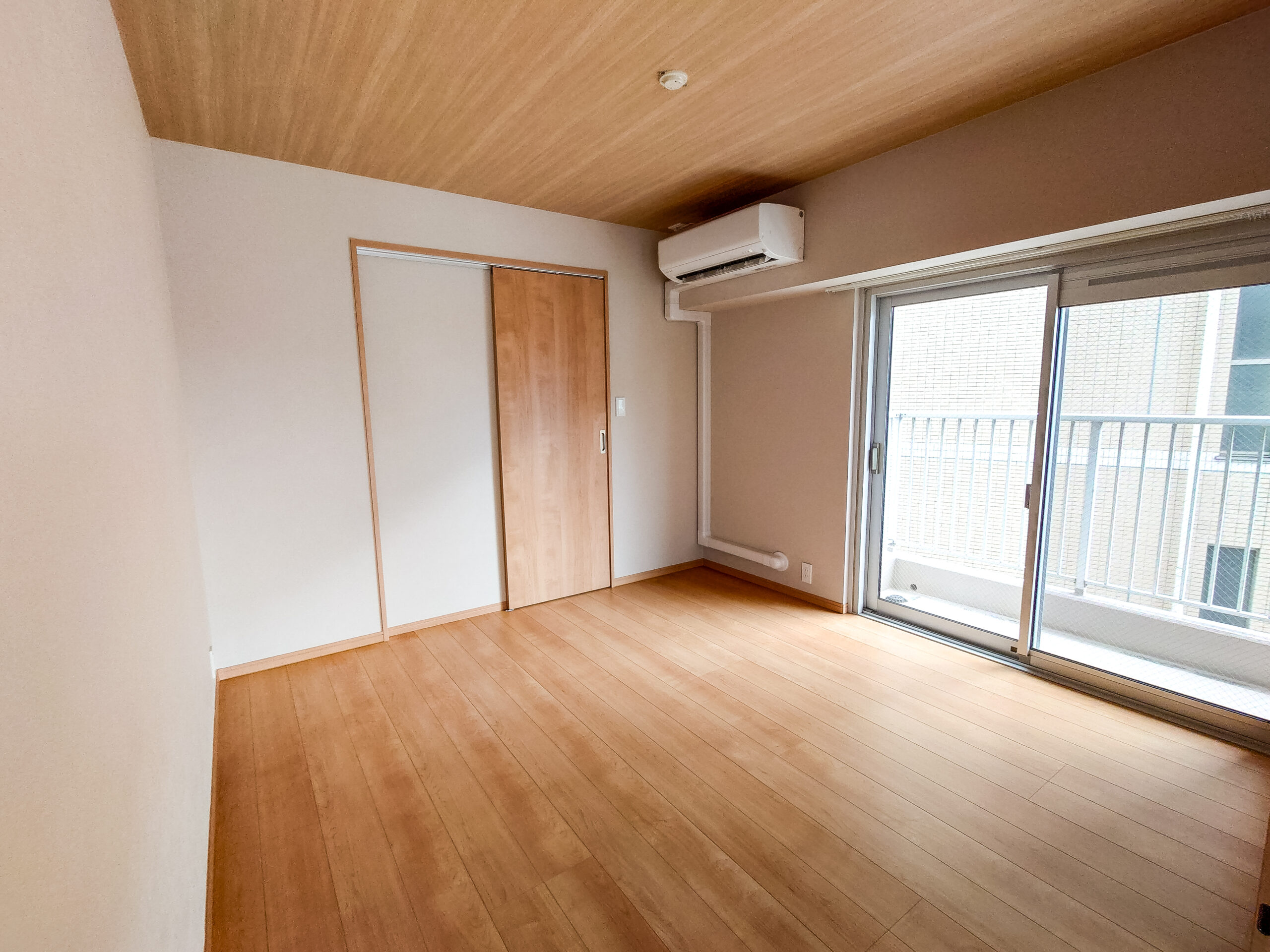 木のぬくもりを感じられる開放的で心地の良いお部屋へ　品川区H様邸