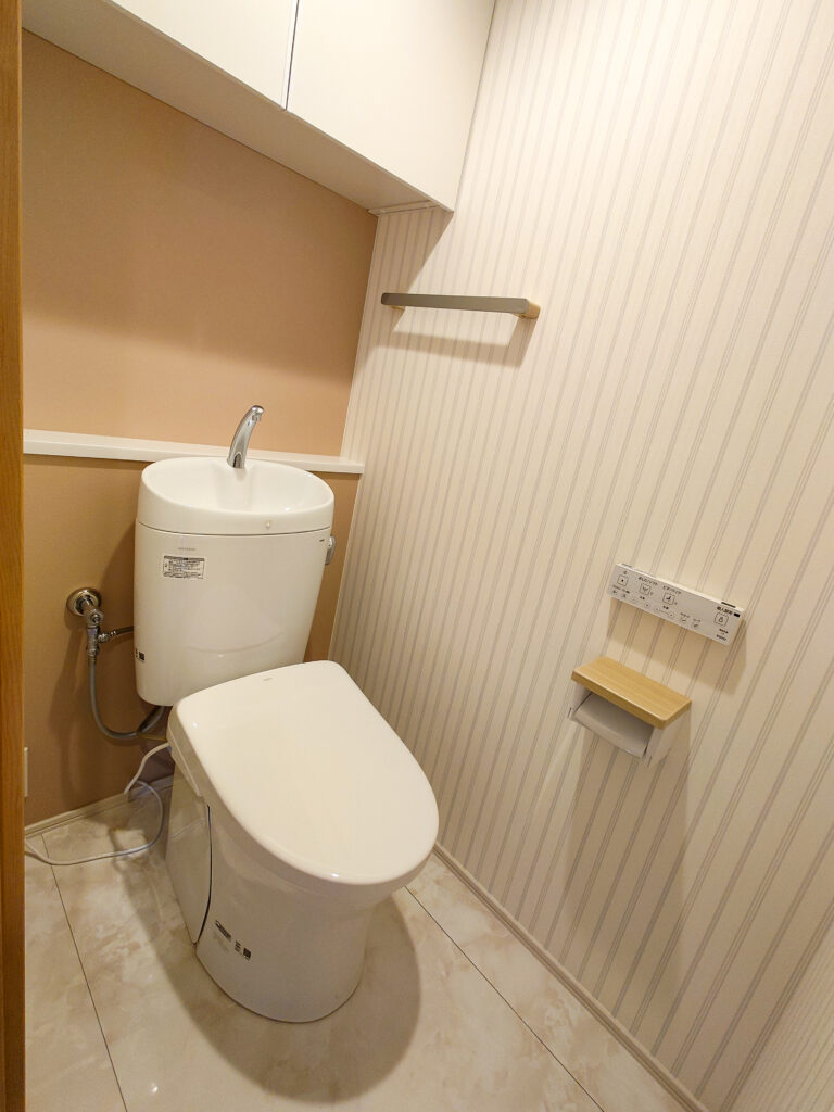 TOTO「ピュアレストEX」でくつろげるトイレ空間を　品川区H様邸