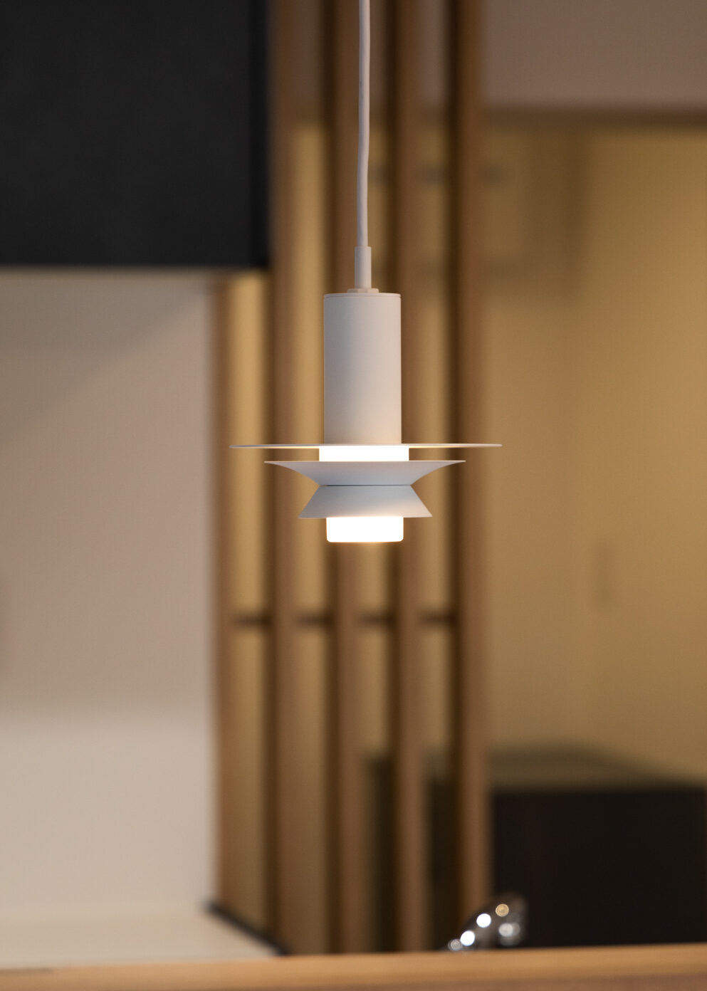 都心のビンテージマンションに新たな価値を。色と光あふれる、ひろびろワンルームへ　目黒区I様邸