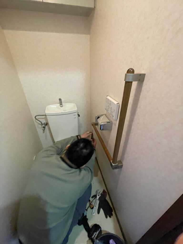 TOTO「ピュアレストEX」手洗い付きで、動線すっきり暮らしにやさしいトイレ　川崎市宮前区N様邸