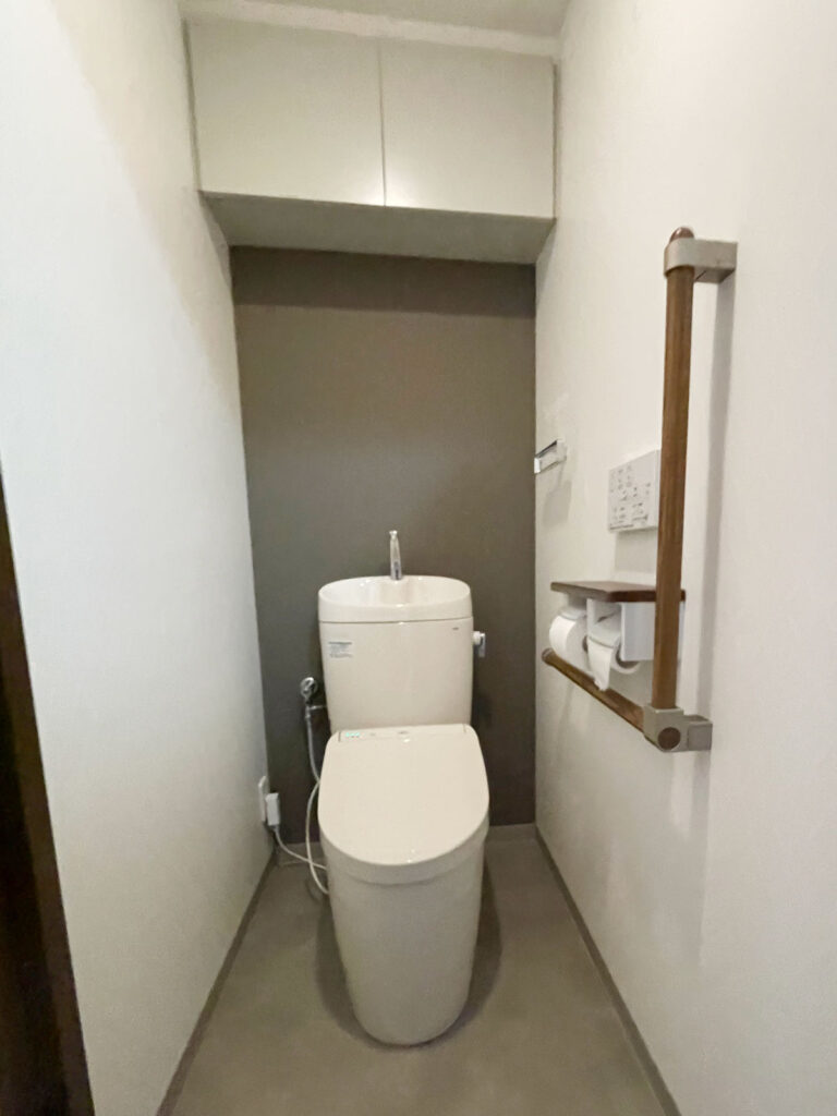 TOTO「ピュアレストEX」手洗い付きで、動線すっきり暮らしにやさしいトイレ　川崎市宮前区N様邸