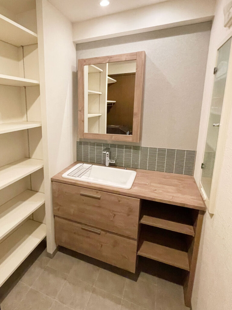 TOTO「ドレーナ」　収納も動線も整った快適な洗面室へ　川崎市宮前区N様邸