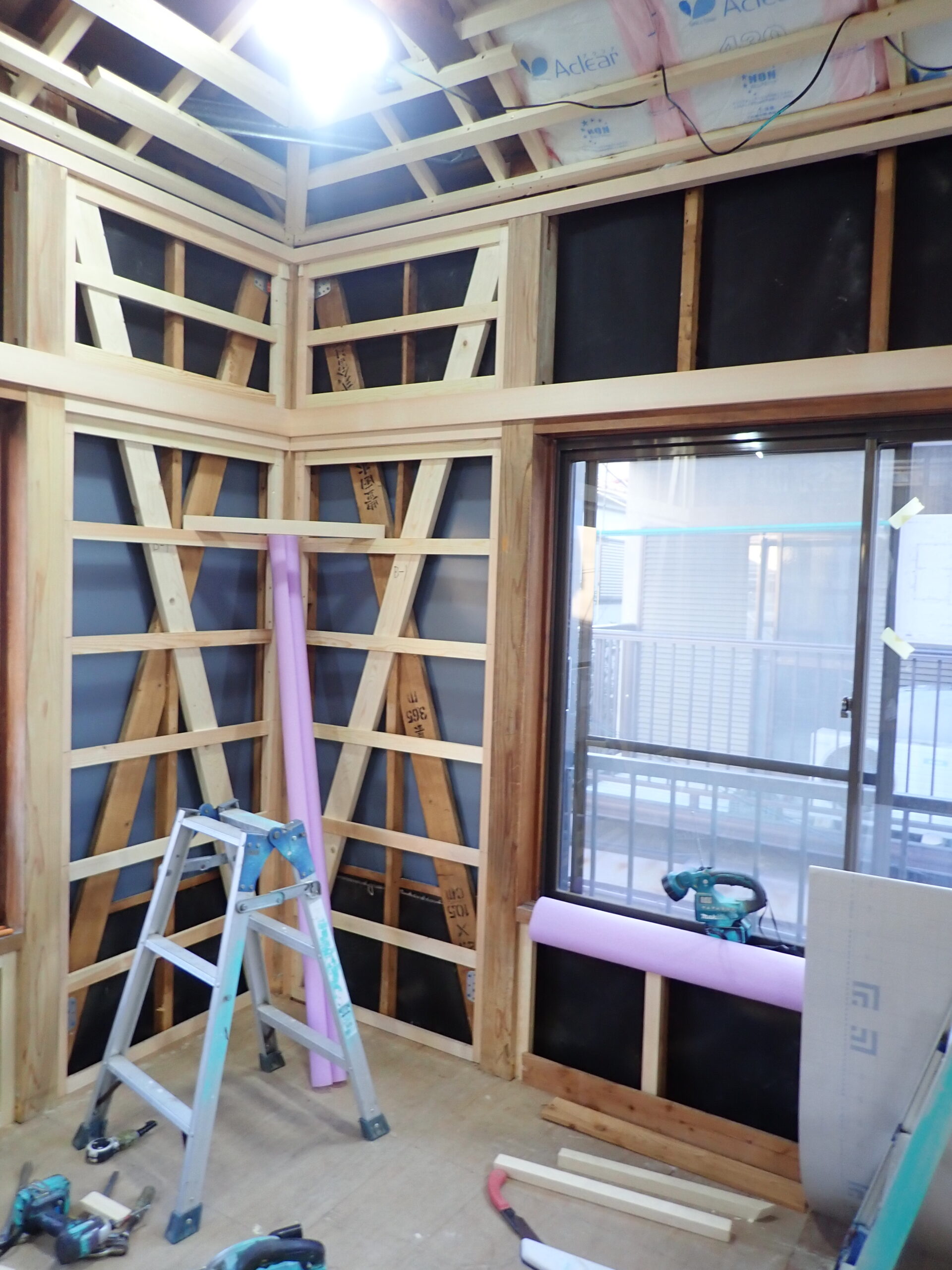 日本家屋の梁を活かし魅せる、天井リフォーム工事 世田谷区K様邸