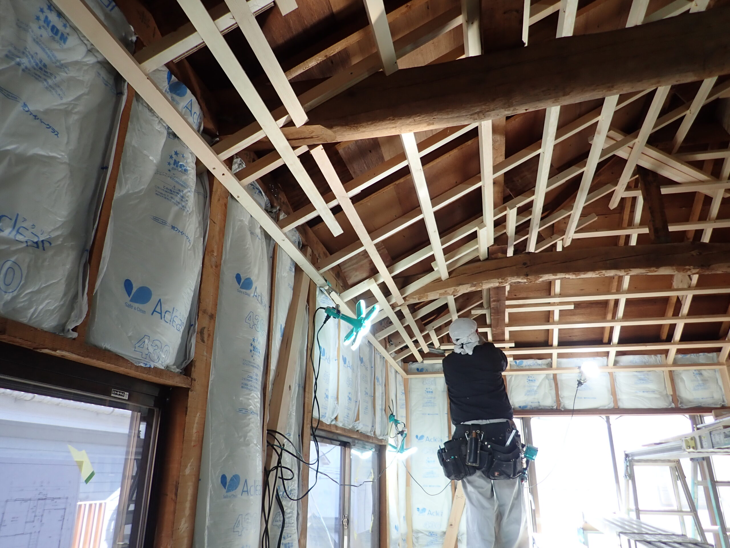 日本家屋の梁を活かし魅せる、天井リフォーム工事 世田谷区K様邸