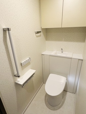 TOTOレストパルＩ型収納タイプでスッキリトイレ空間を　品川区M様邸