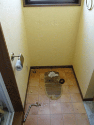 南欧風ヴィンテージ感あふれる素敵なトイレ空間に　世田谷区M様邸
