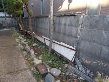 台風で壊れてしまった万年塀をフェンスにお取替え