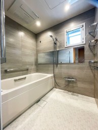 極上のリラックス姿勢のグランフィット浴槽でくつろぎの空間を　世田谷区T様邸