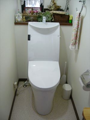 ＬＩＸＩＬの一体型トイレ･アステオにお取替え！